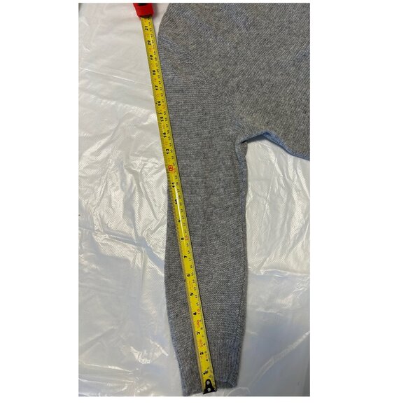 Theory Grey Cashmere Sweater Sz S - Picture 8 of 8